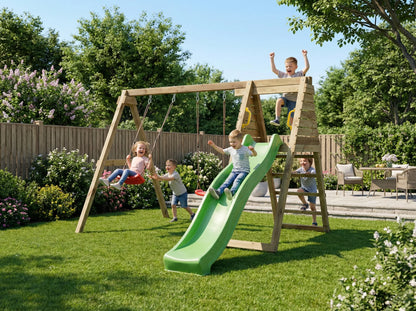 MaxPlay Gym aus einer weiteren Gartenperspektive.