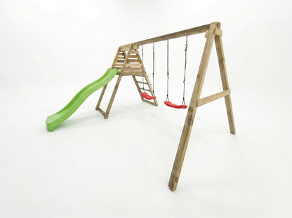 Kinder schaukeln und rutschen am MaxPlay Gym.