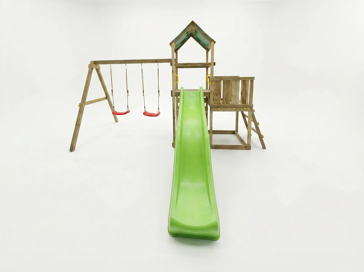 Kinder nutzen den MaxPlay 3.1 Spielturm im Garten.