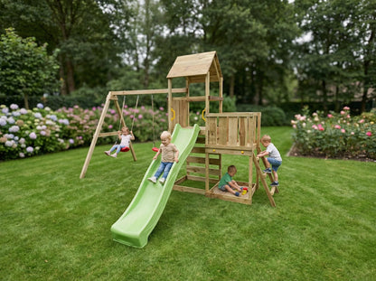 Seitliche Gartenansicht des MaxPlay 3.2 Spielturms.