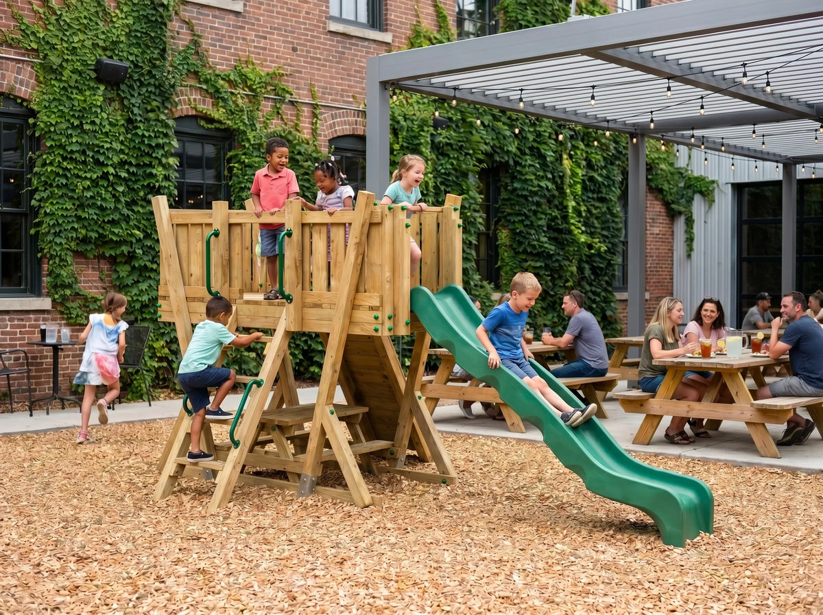 FunForte II – Spielturm mit Rutsche – Produktbild T-10275-P-K-XD_FF_Tower2_KDI_DeepGreen_Slide_0_23