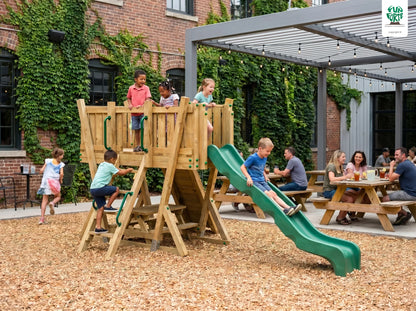 FunForte II – Spielturm mit Rutsche – Produktbild T-10275-P-K-XD_FF_Tower2_KDI_DeepGreen_Slide_0_24