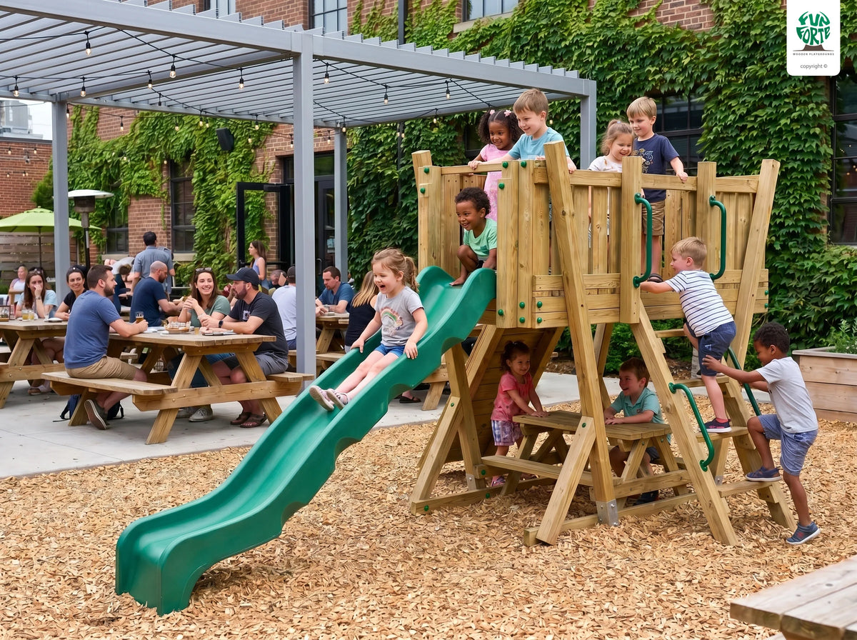 FunForte II – Spielturm mit Rutsche – Produktbild T-10275-P-K-XD_FF_Tower2_KDI_DeepGreen_Slide_0_42