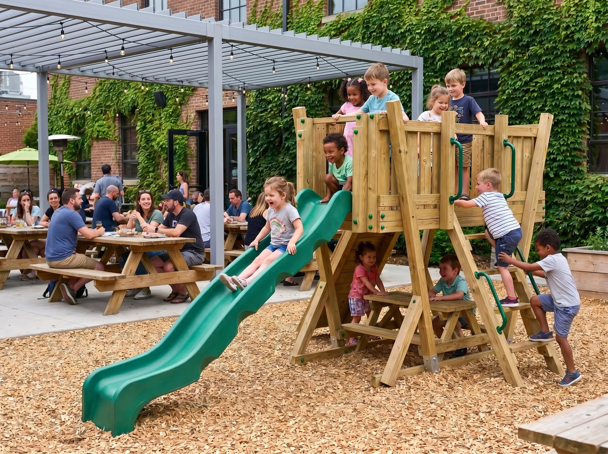 FunForte II – Spielturm mit Rutsche – Produktbild T-10275-P-K-XD_FF_Tower2_KDI_DeepGreen_Slide_0_85