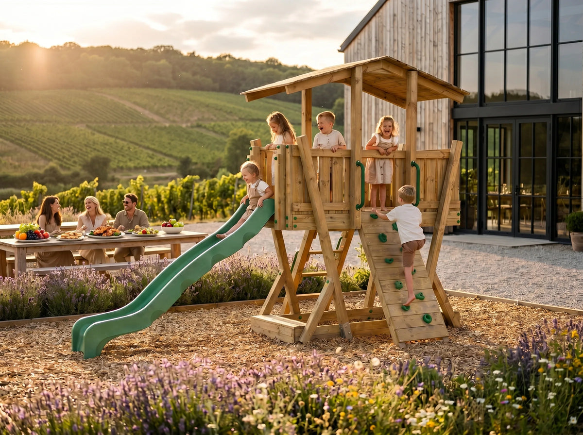 FunForte III – Spielturm mit Dach und Sandkasten – Produktbild T-10280-P-K-XD_FF_Tower3_KDI_DeepGreen_Slide_0_03